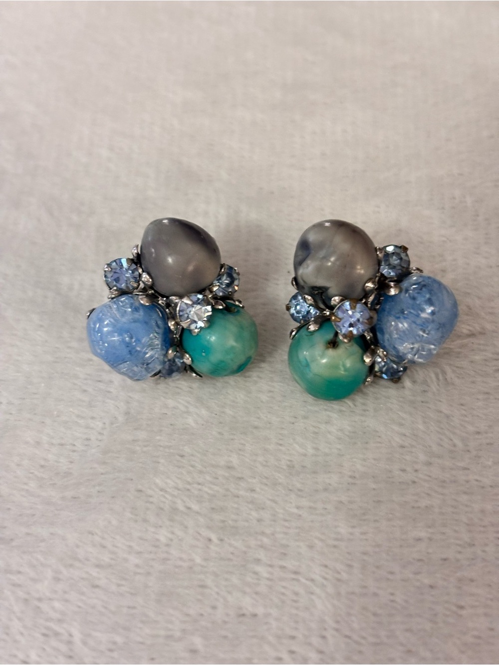 ✨ Vintage Signed VOGUE Cluster Clip-On Earrings ✨